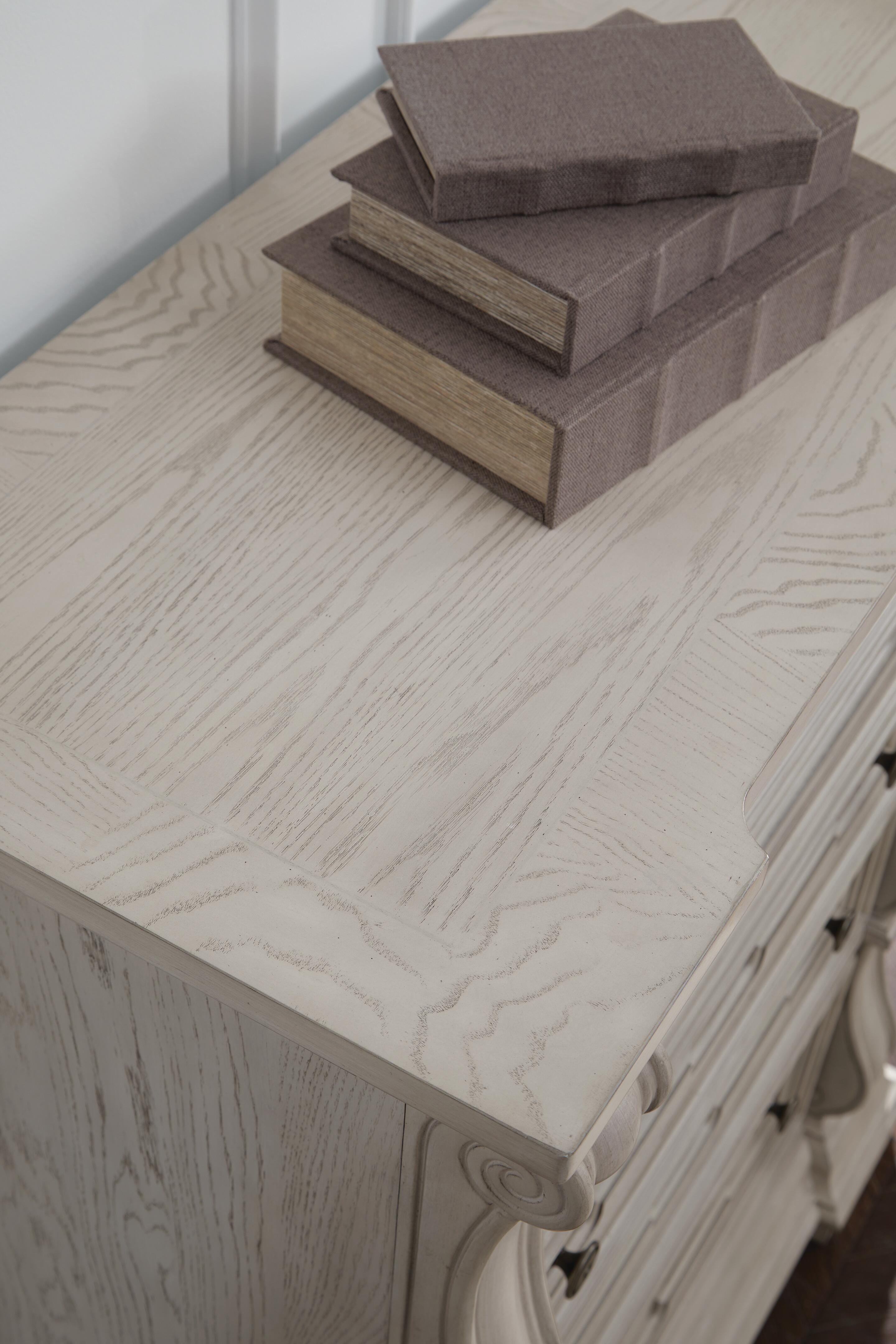Bruchandi Chest of Drawers