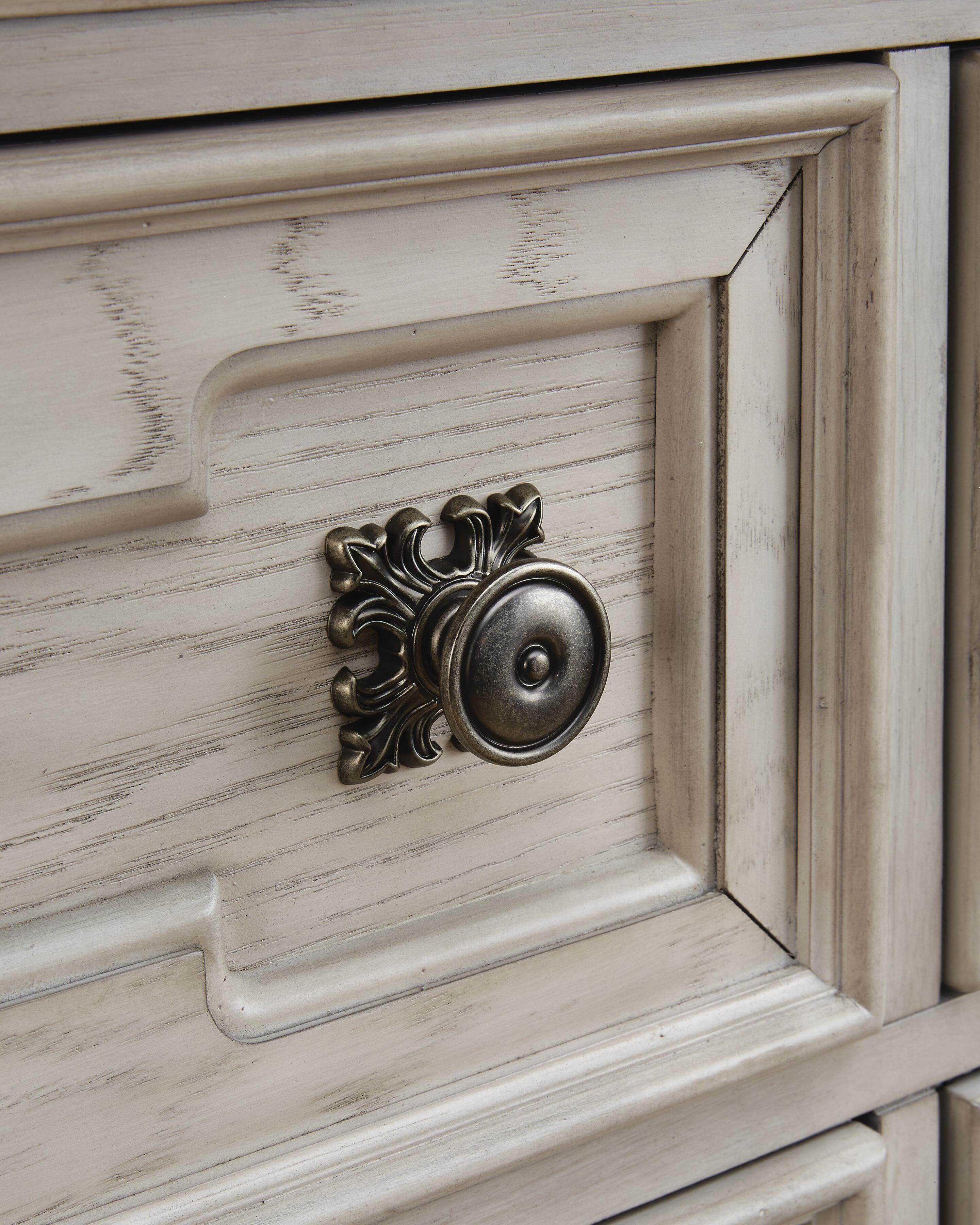 Bruchandi Nightstand