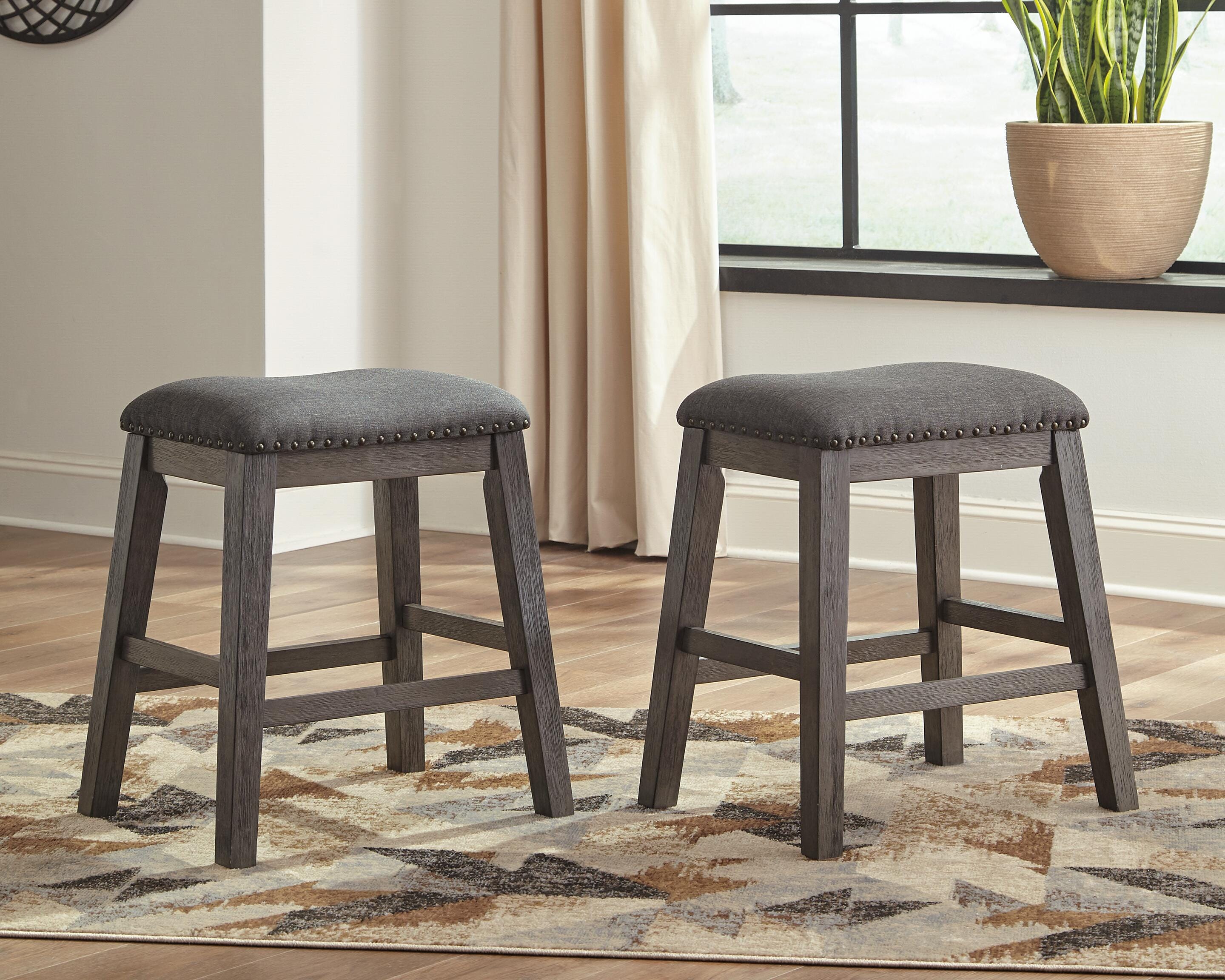 Dar Furniture - Ashley Furniture - Caitbrook Counter Height Upholstered Bar Stool (Set of 2) - Counter Height Upholstered Bar Stool (Set of 2) / Gray - D388-024X2