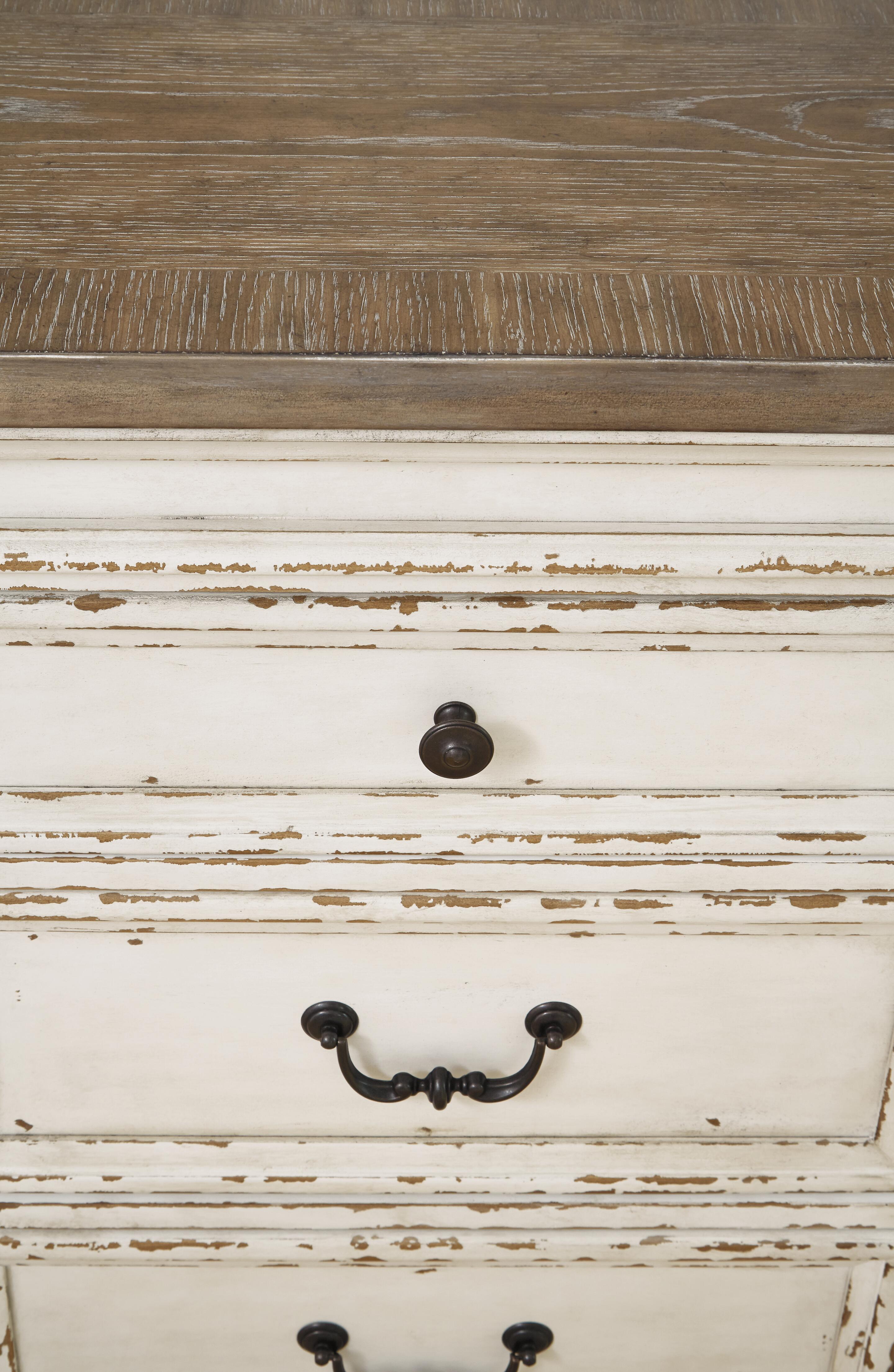Realyn Dining Server