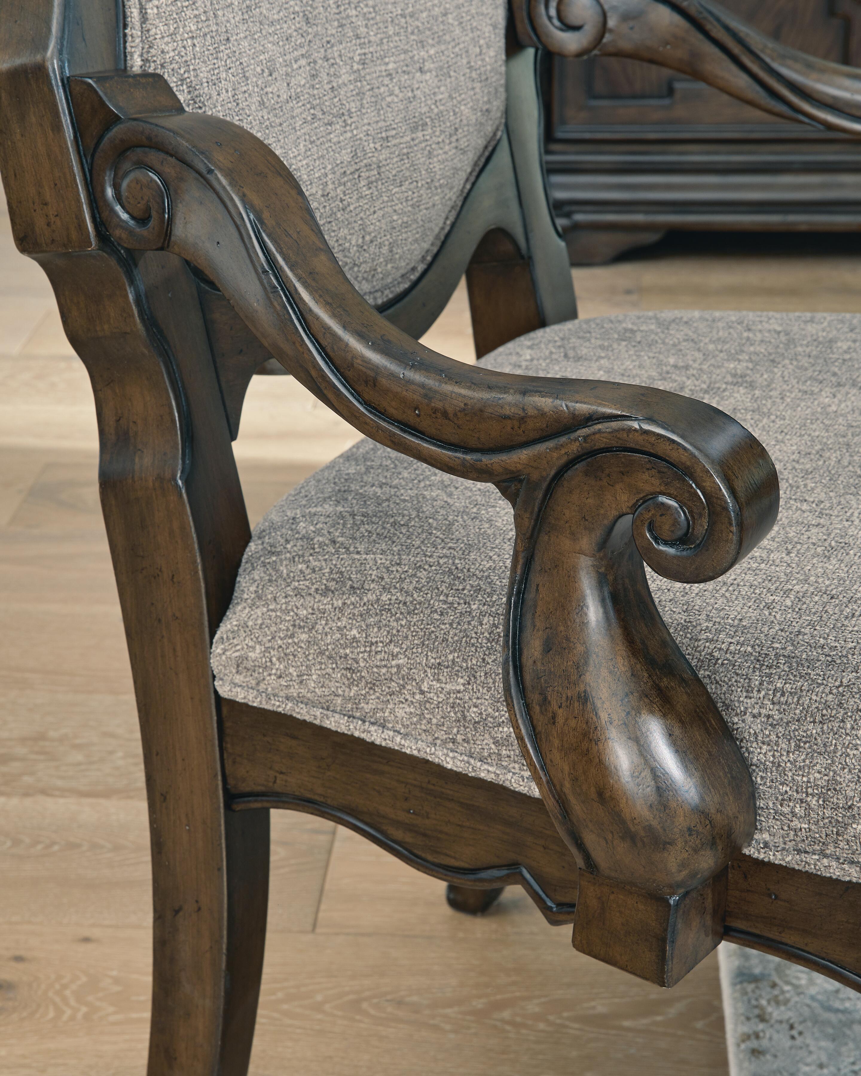 Maylee Dining Chair (Set of 2)