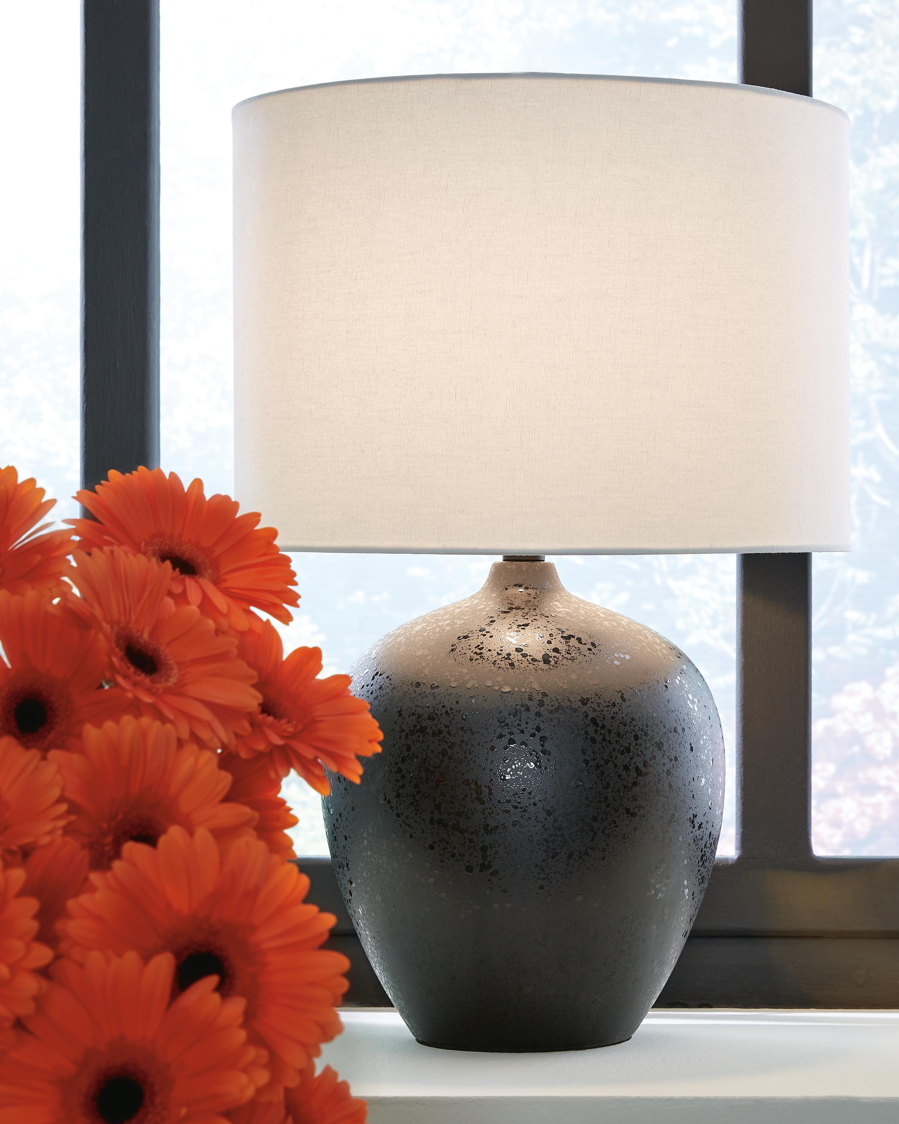 Dar Furniture - Ashley Furniture - Ladstow Table Lamp - Ceramic Table Lamp (1/CN) / Black - L123894