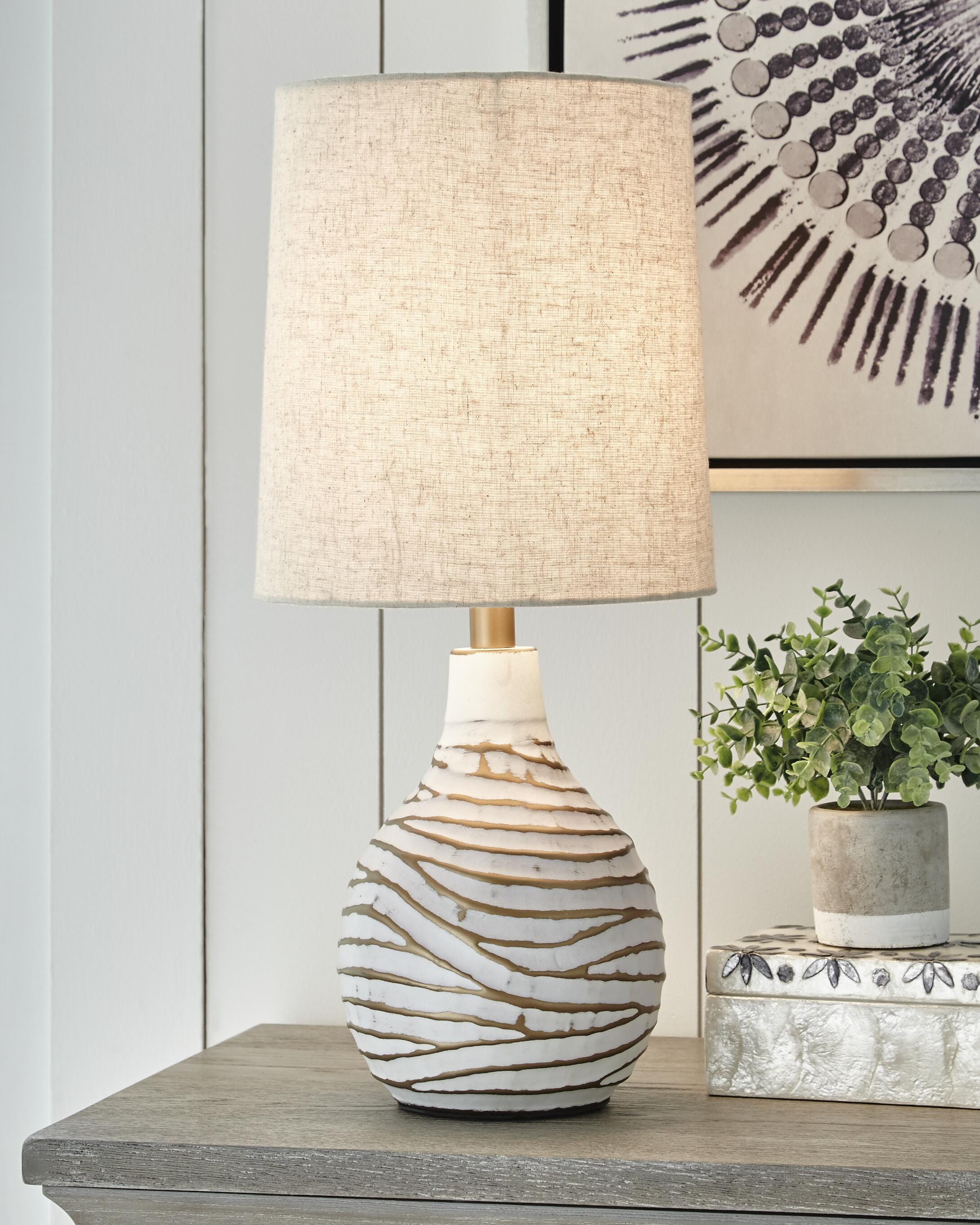 Dar Furniture - Ashley Furniture - Aleela Table Lamp - Metal Table Lamp (1/CN) / White/Gold Finish - L204194