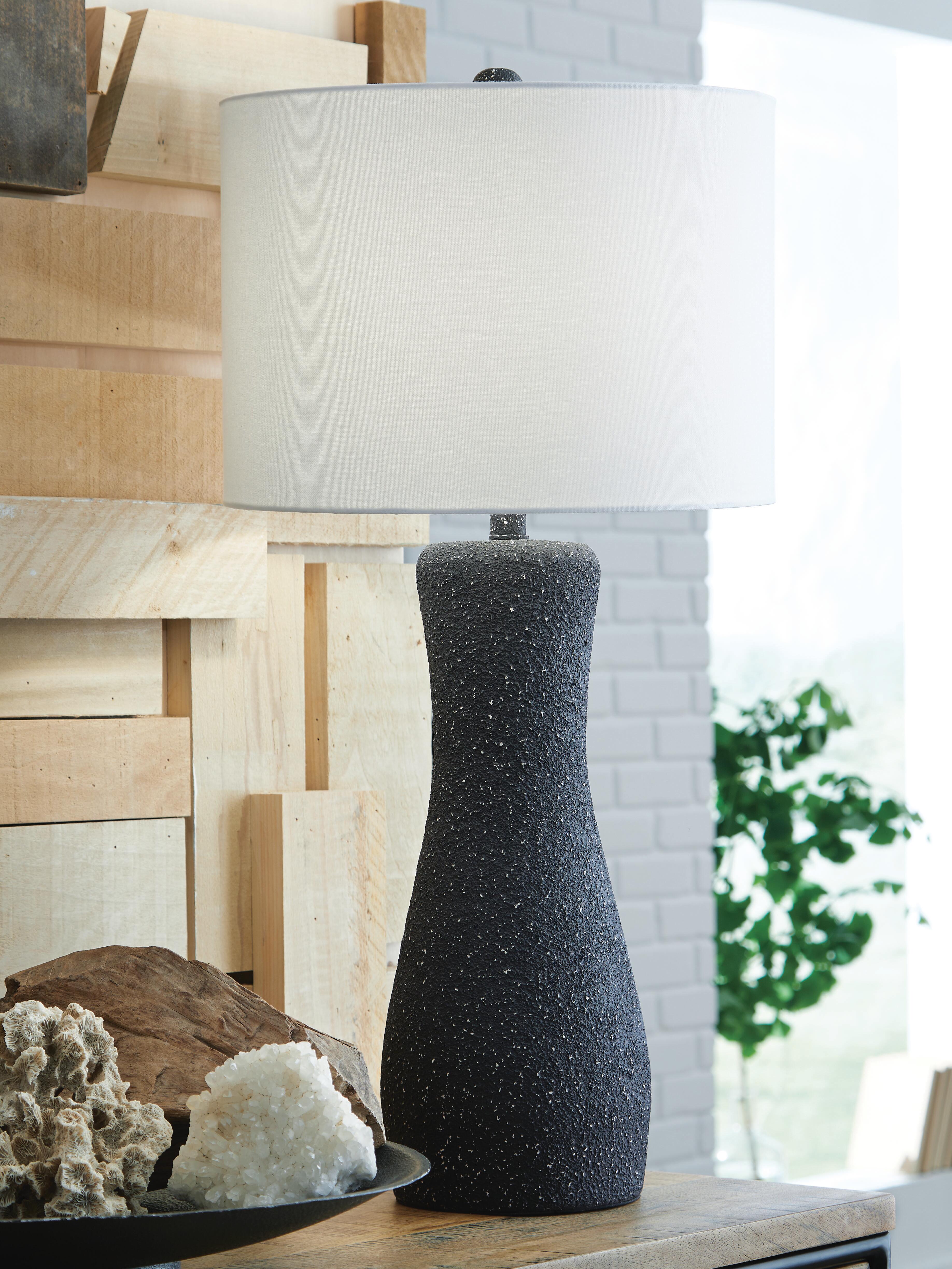 Dar Furniture - Ashley Furniture - Maykins Table Lamp - Metal Table Lamp (1/CN) / Black - L207634
