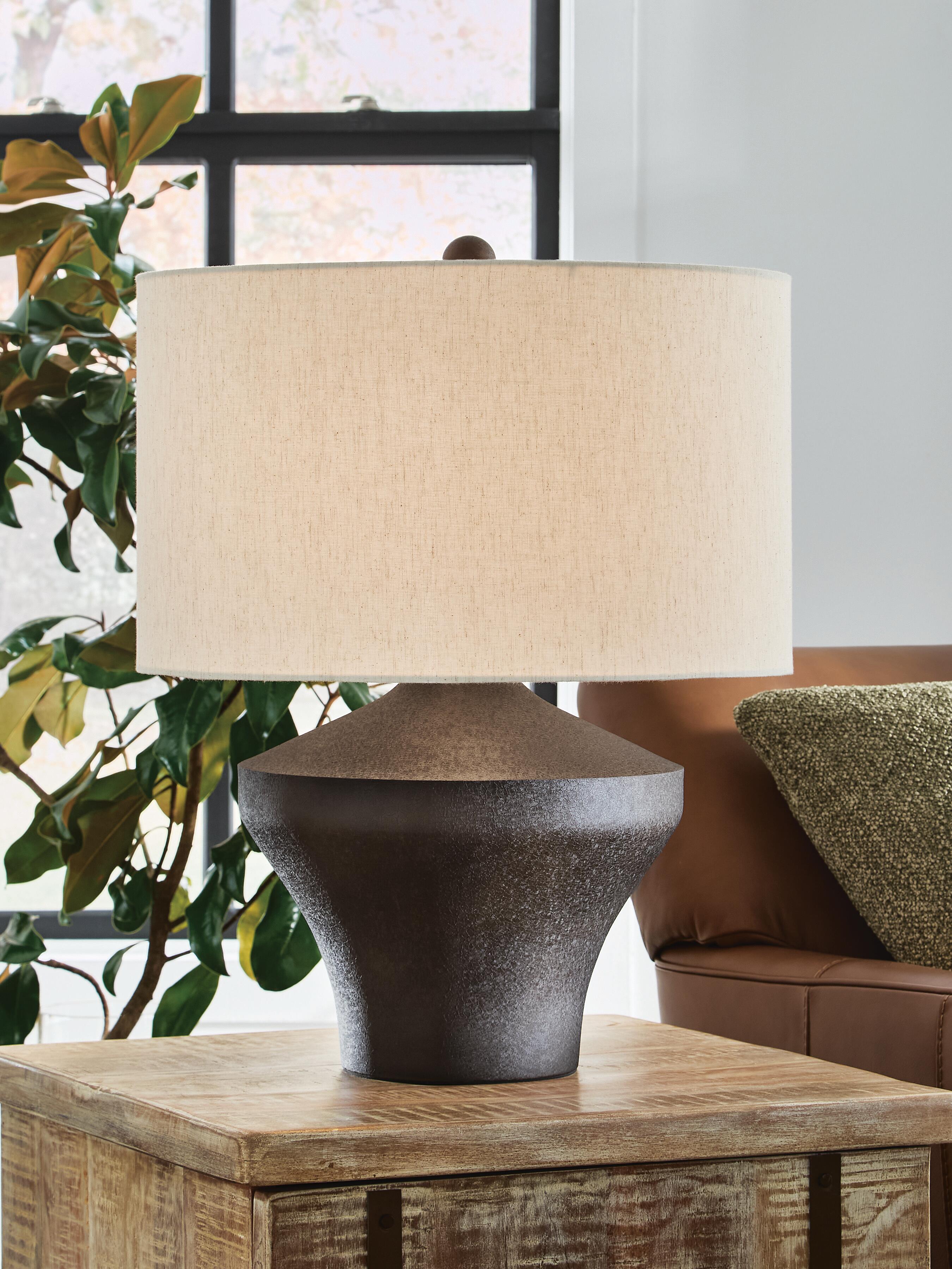 Dar Furniture - Ashley Furniture - Dolanham Table Lamp - Metal Table Lamp (1/CN) / Distressed Brown - L207674