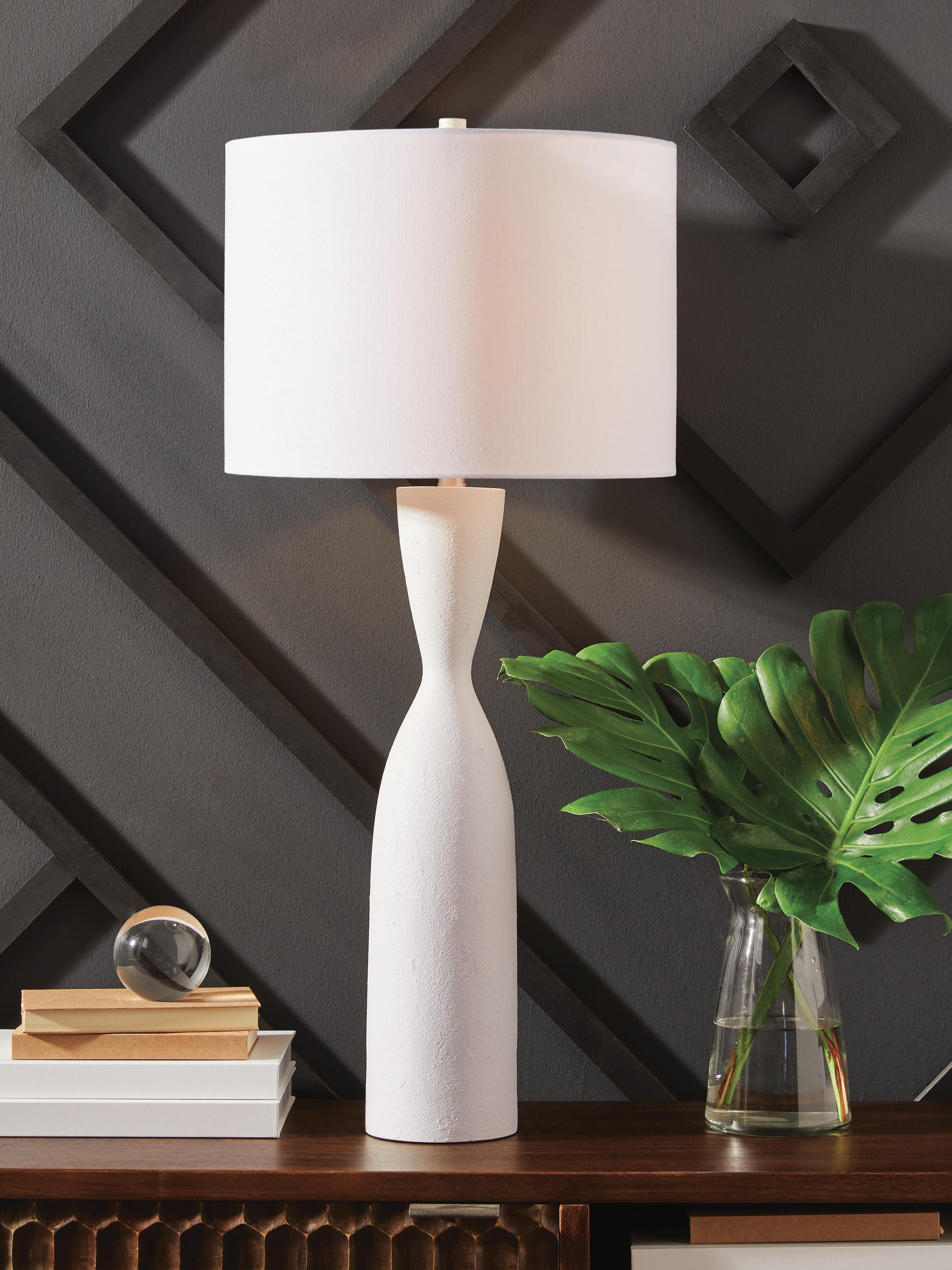 Dar Furniture - Ashley Furniture - Davinford Table Lamp - Poly Table Lamp (1/CN) / White - L236004