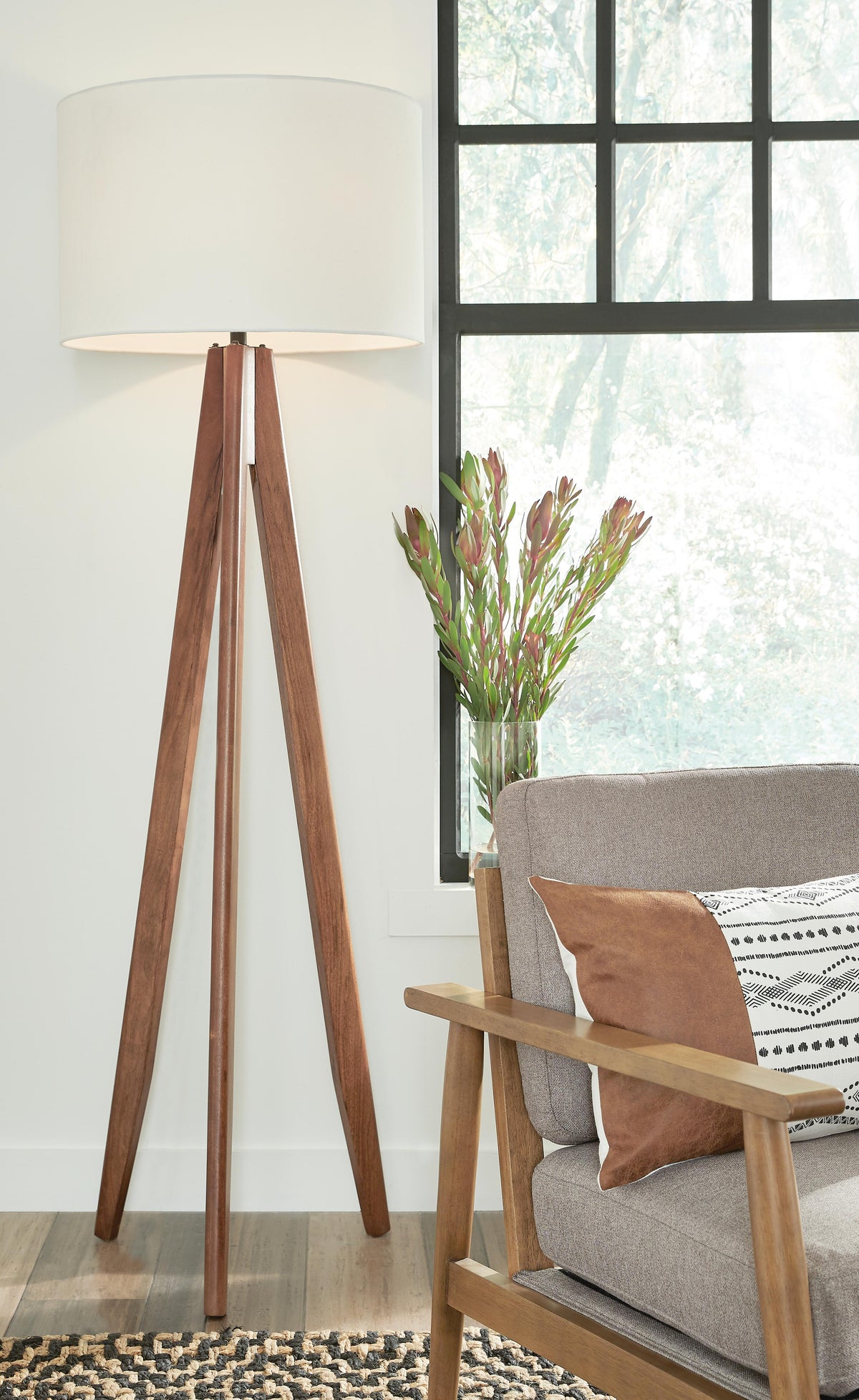 Dar Furniture - Ashley Furniture - Dallson Floor Lamp - Wood Floor Lamp (1/CN) / Brown - L329011