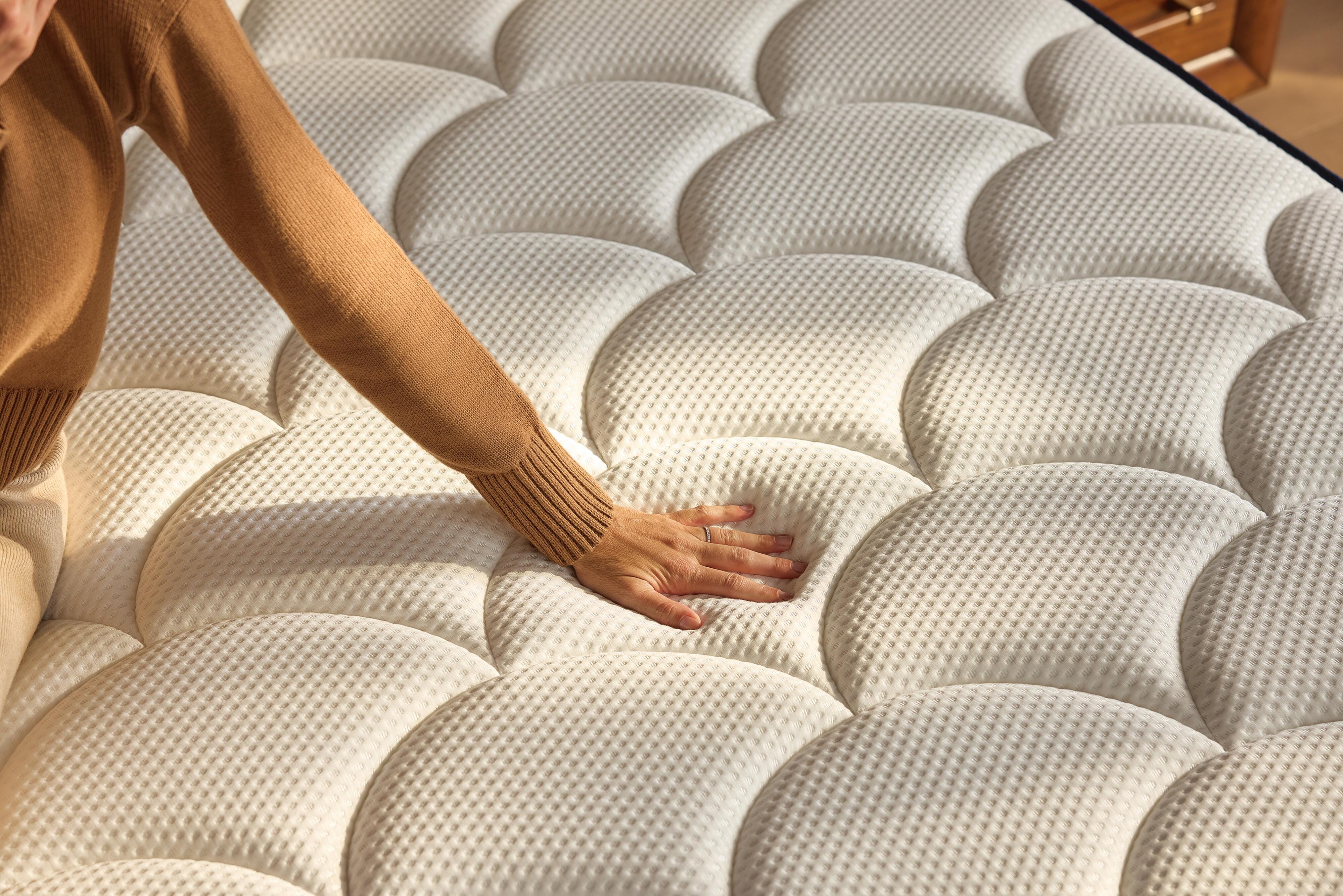 DreamCloud Classic Hybrid Twin XL Mattress