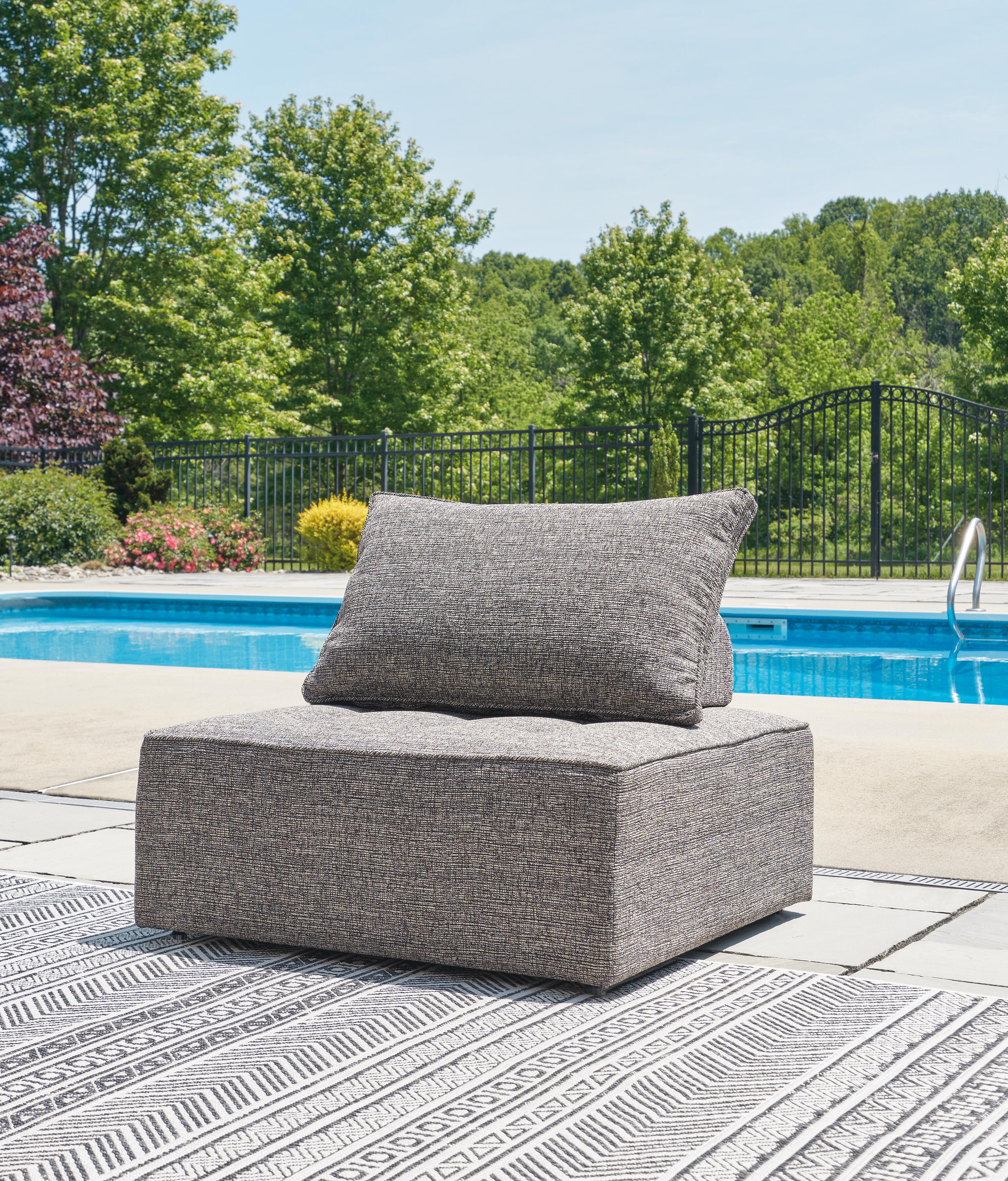 Dar Furniture - Ashley Furniture - Bree Zee Outdoor Lounge Chair with Cushion - Lounge Chair w/Cushion / Brown - P160-821