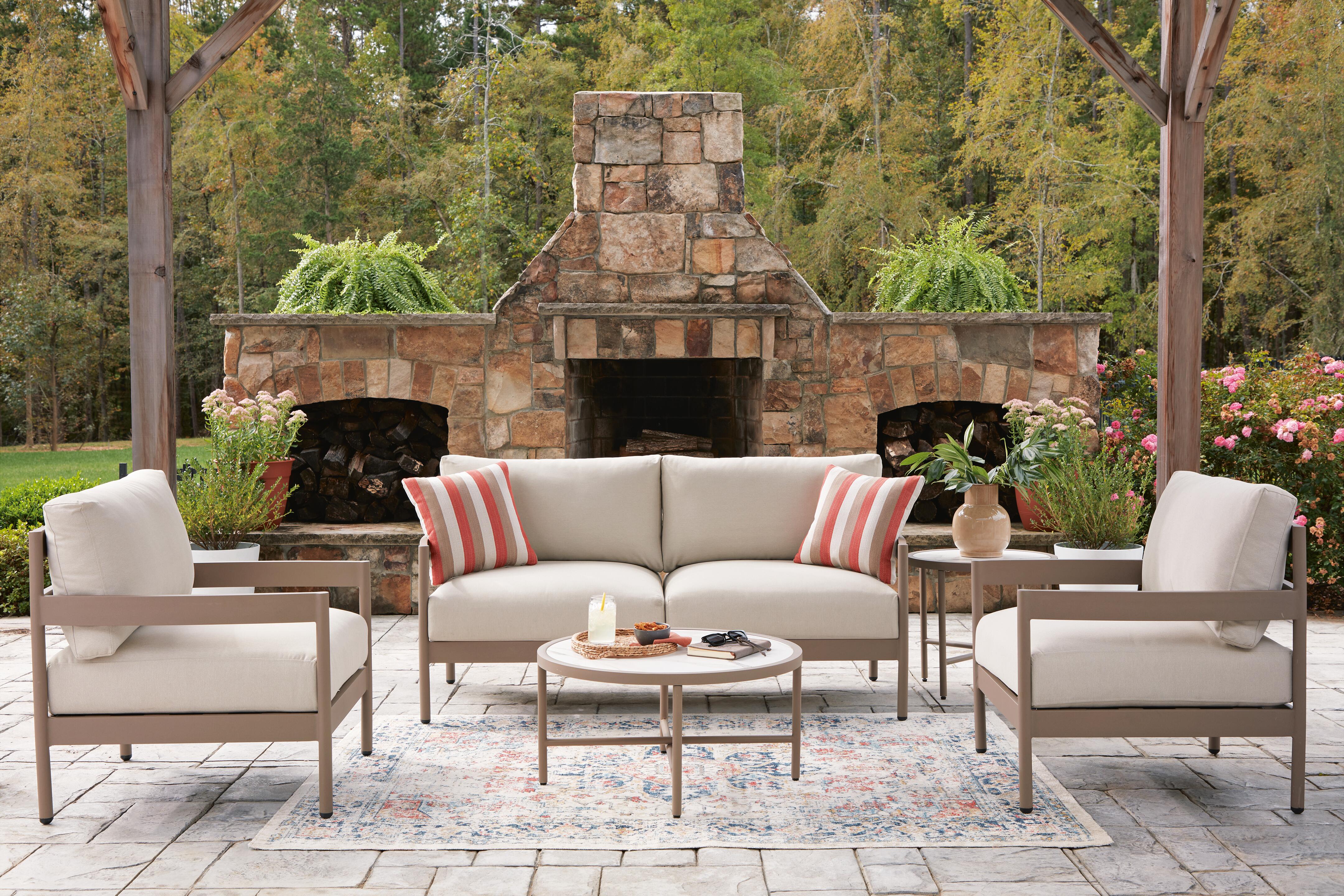 Bluff Trail Outdoor Love/Chairs/Tables Set (Set of 5)