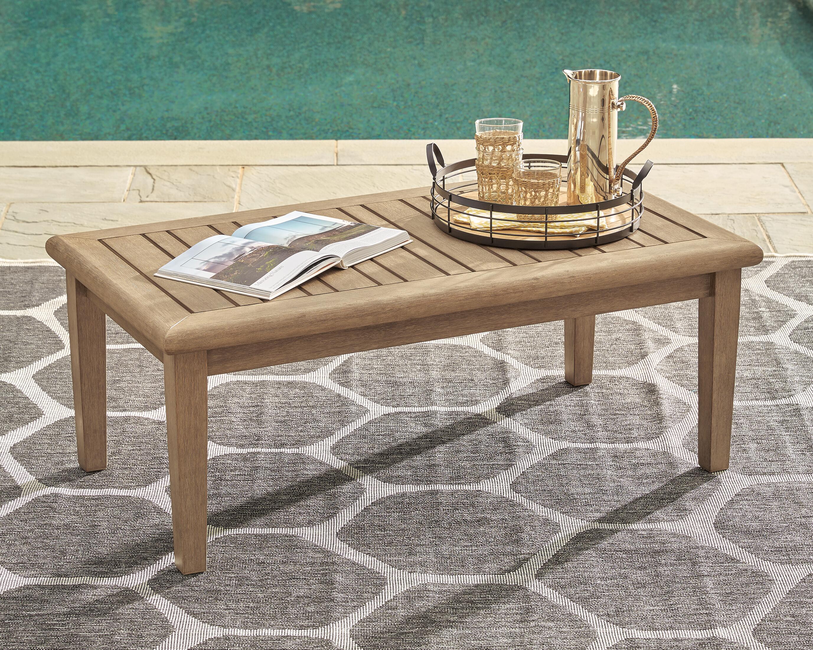 Dar Furniture - Ashley Furniture - Gerianne Coffee Table - Rectangular Cocktail Table / Grayish Brown - P805-701