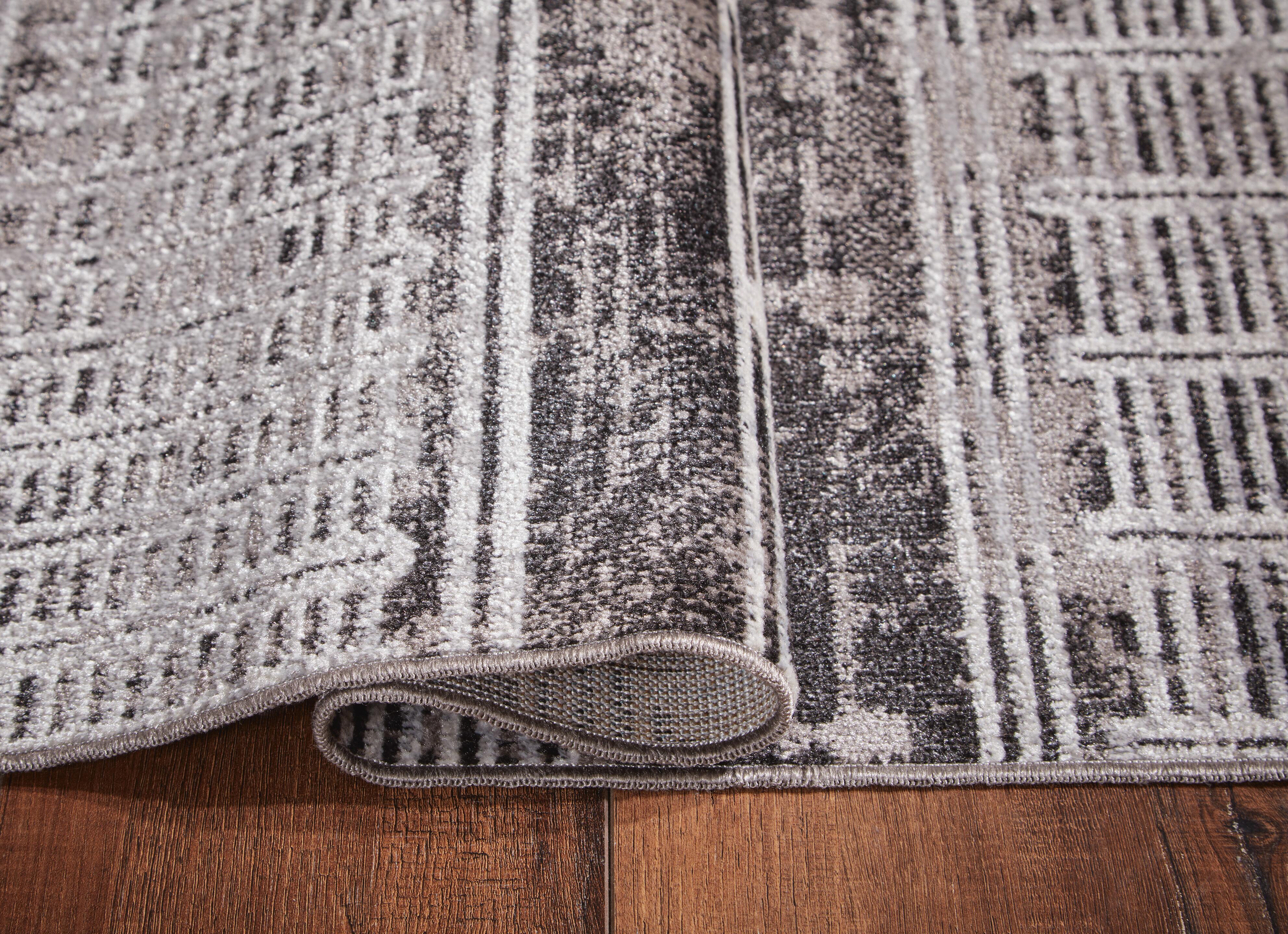 Henchester 5' x 7' Washable Rug