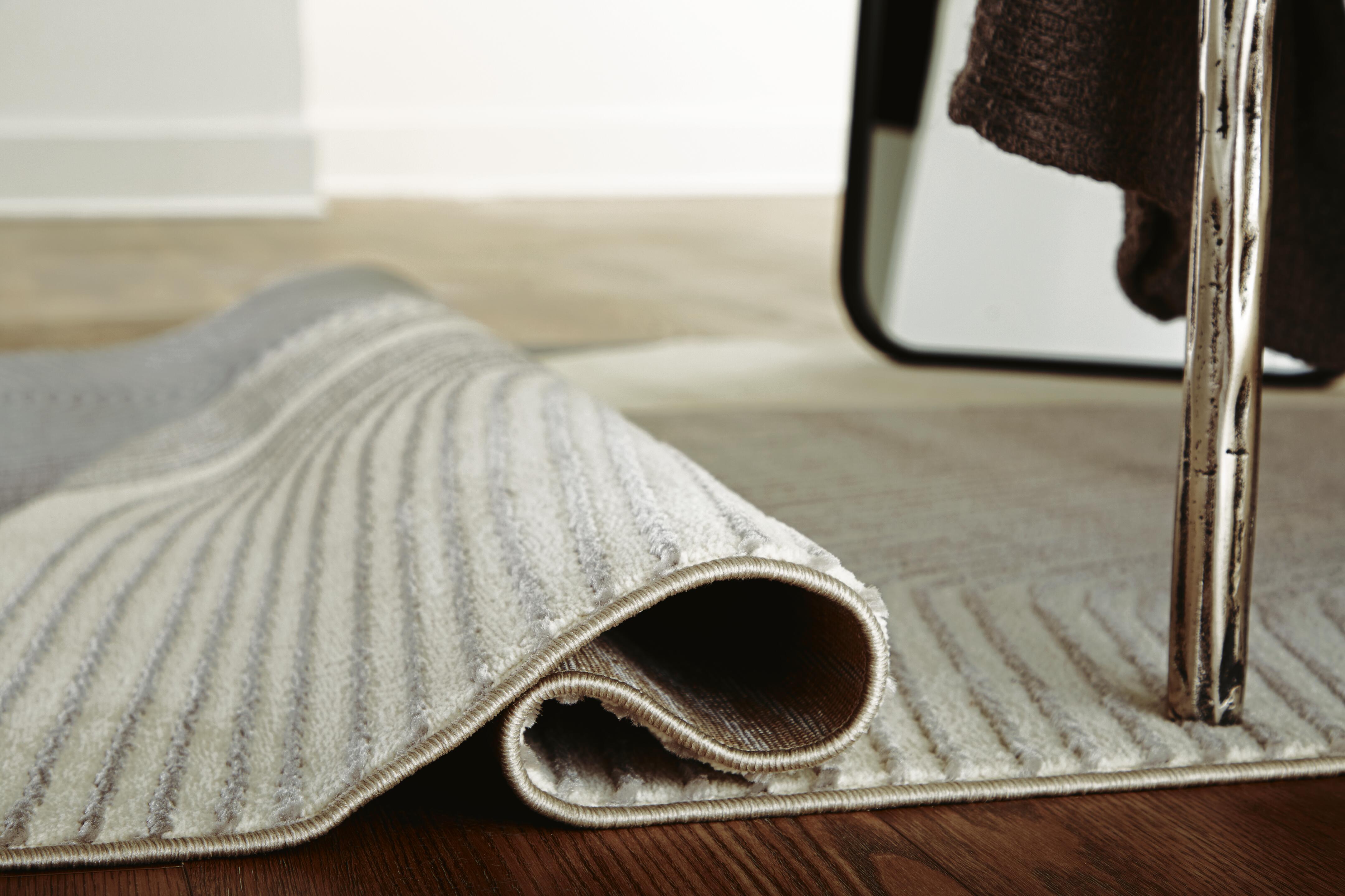 Winderburg 8' x 10' Rug