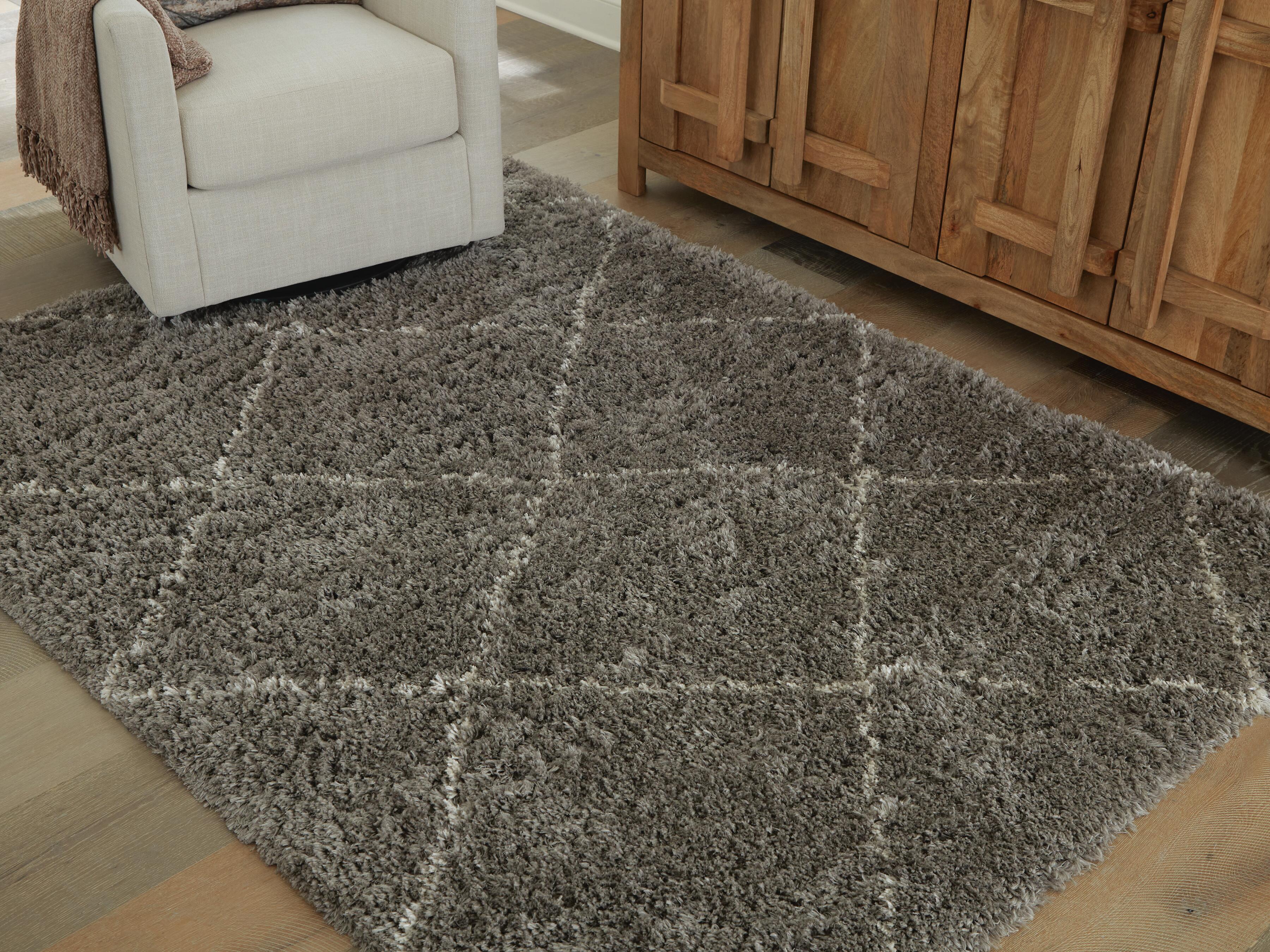 Dar Furniture - Ashley Furniture - Wrenlow 5' x 7' Rug - 5' x 7' Rug / Gray/Cream - R407222