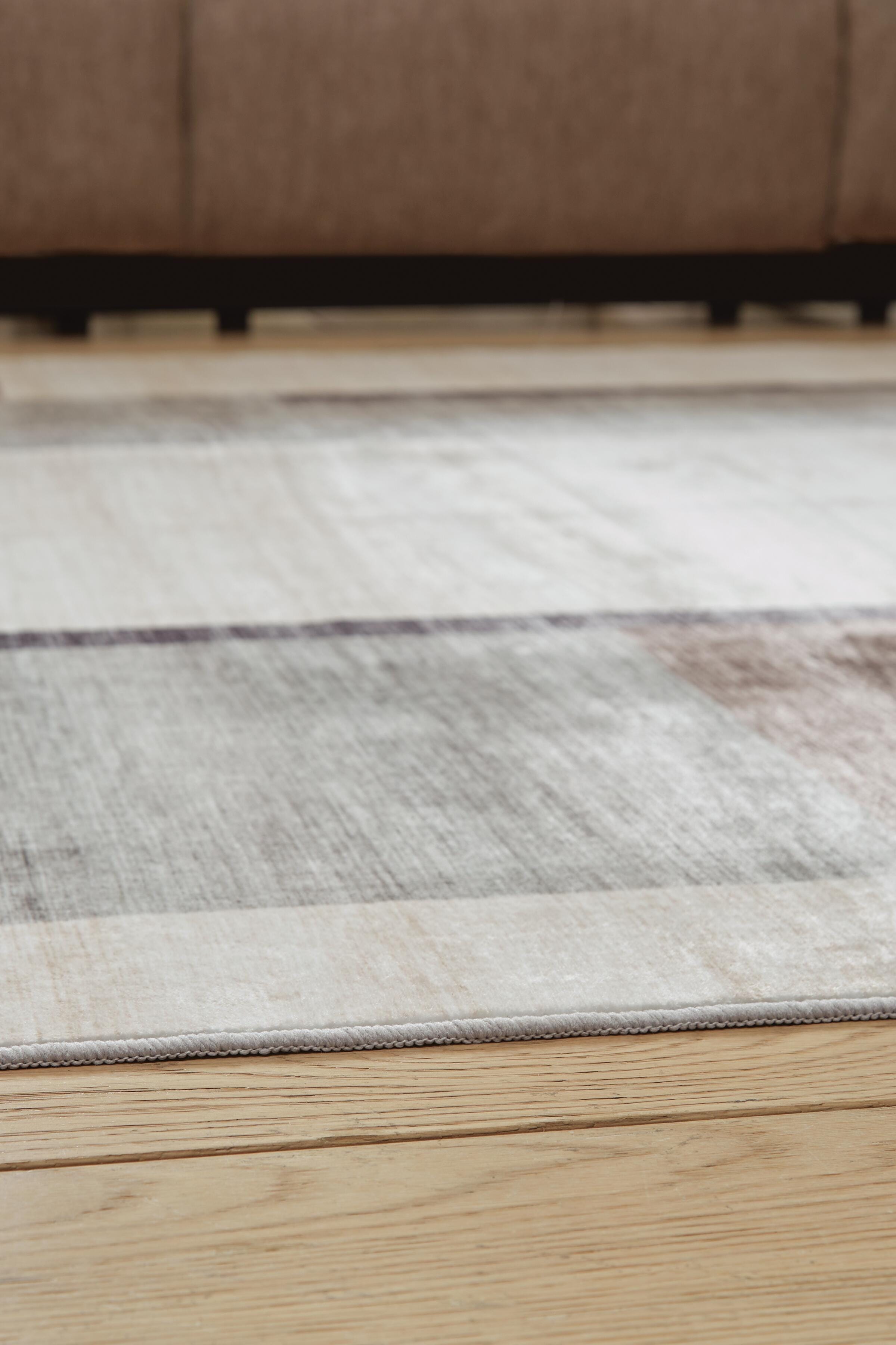 Larkport Washable 5' x 7' Area Rug