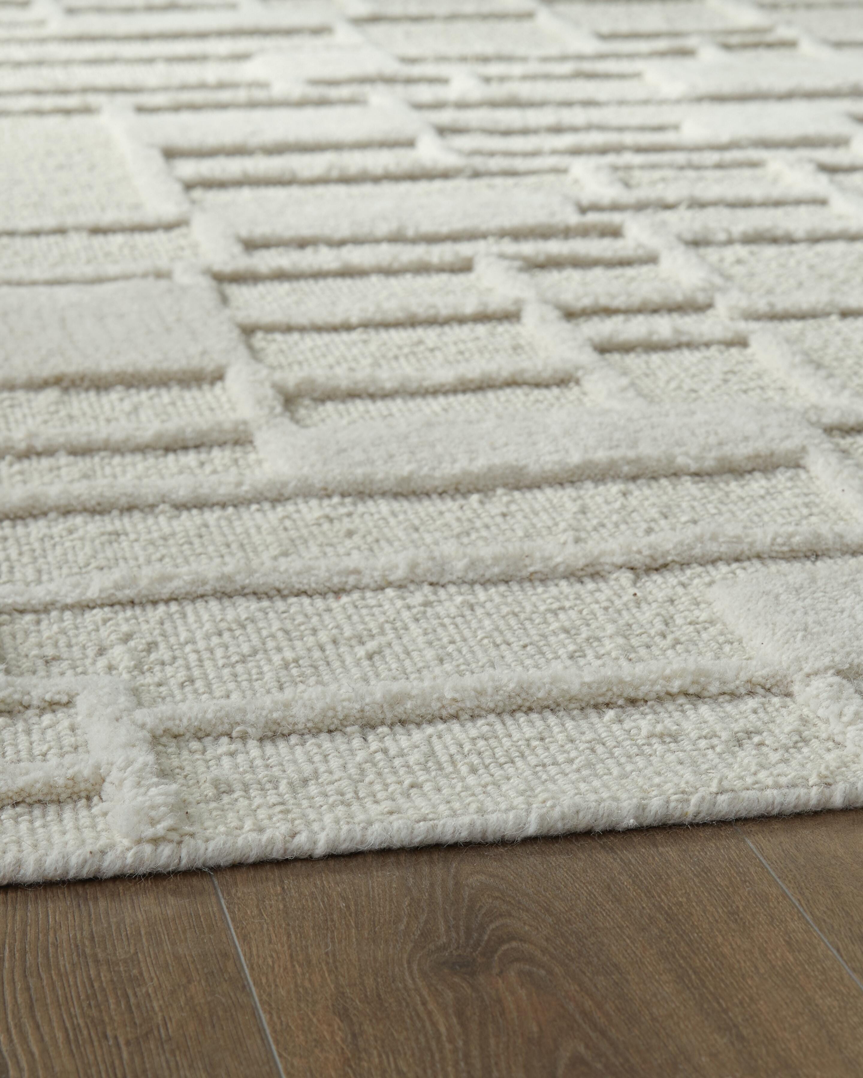 Empriss 5' x 7' Area Rug