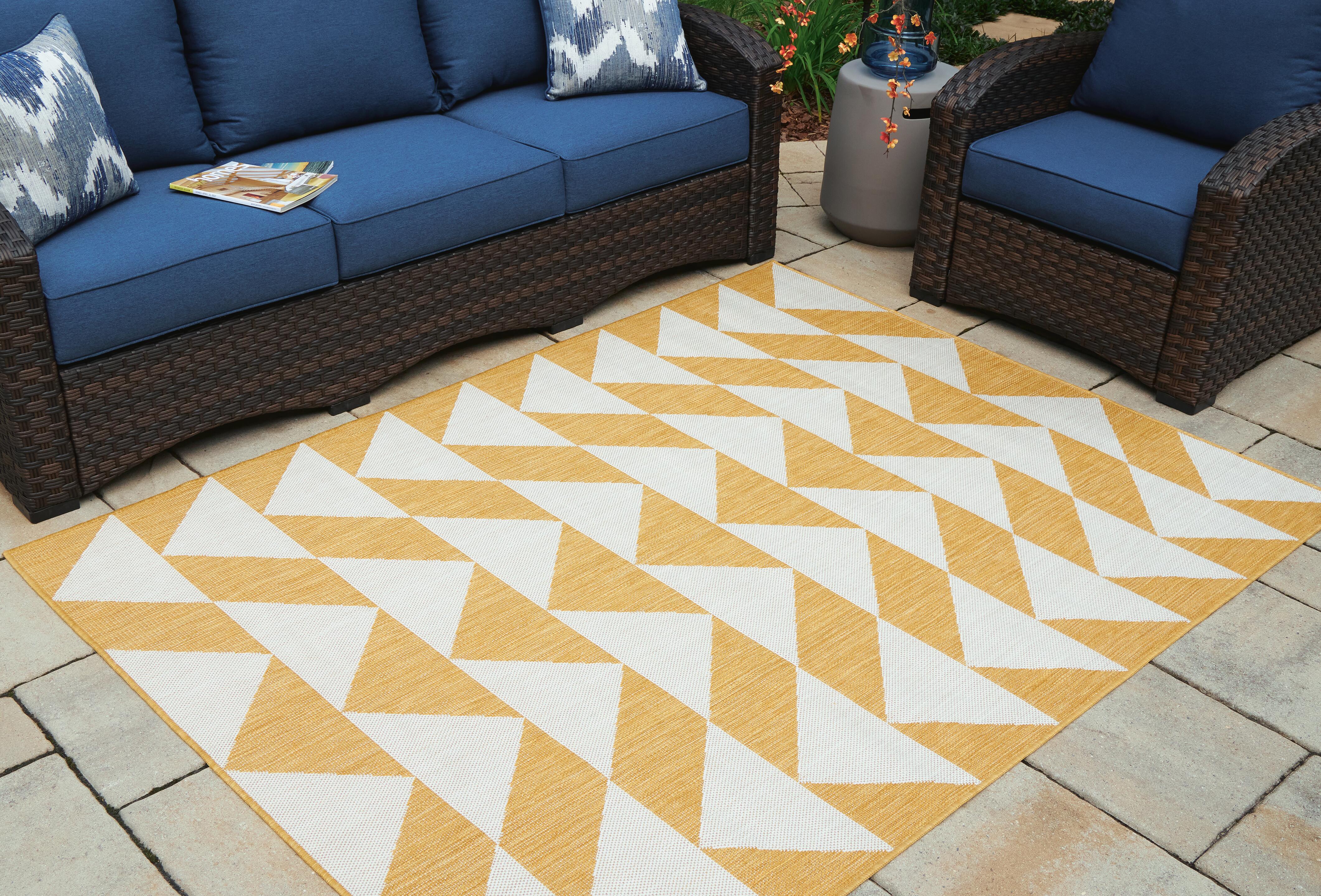 Dar Furniture - Ashley Furniture - Thomley 5' x 7' Rug - 5' x 7' Rug / Ivory/Yellow - R900062