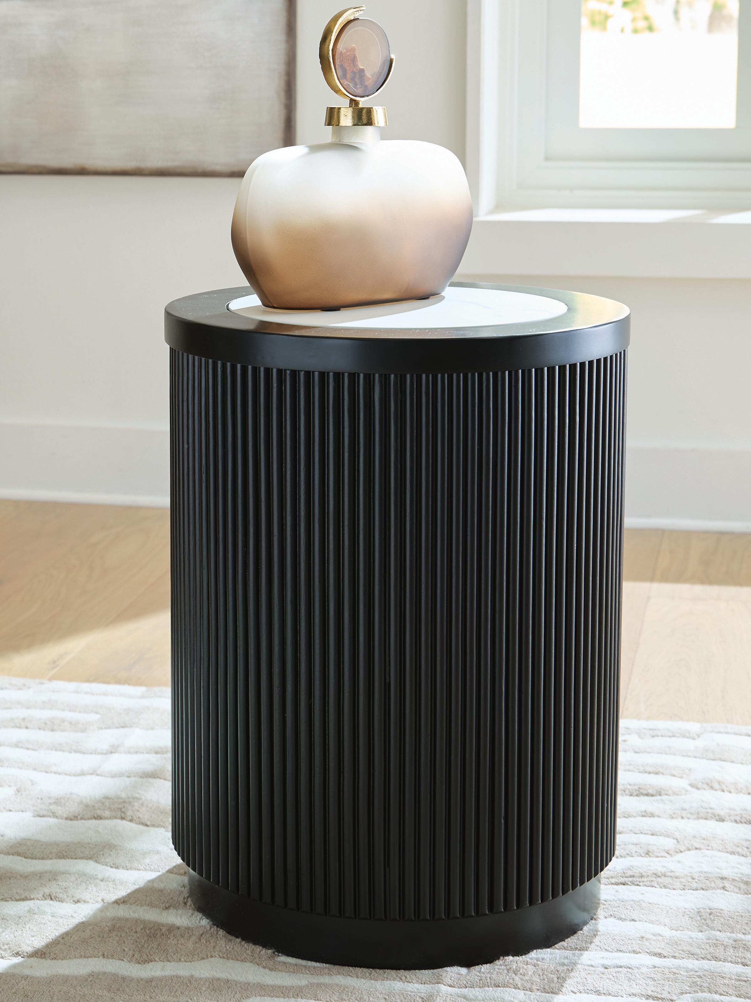 Dar Furniture - Ashley Furniture - Grayman End Table - Round End Table / Black - T650-6