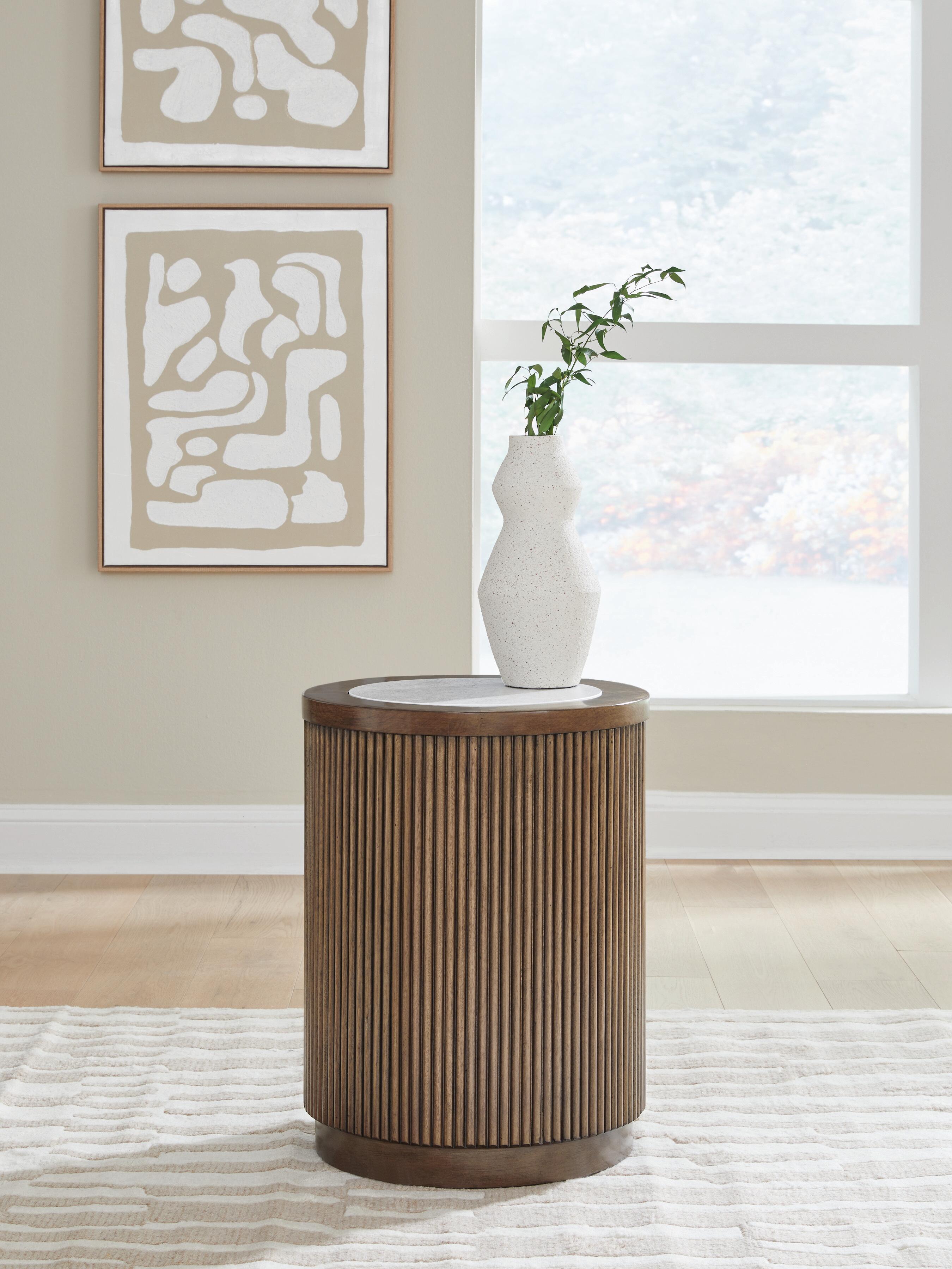 Dar Furniture - Ashley Furniture - Hadonna End Table - Round End Table / Brown - T658-6