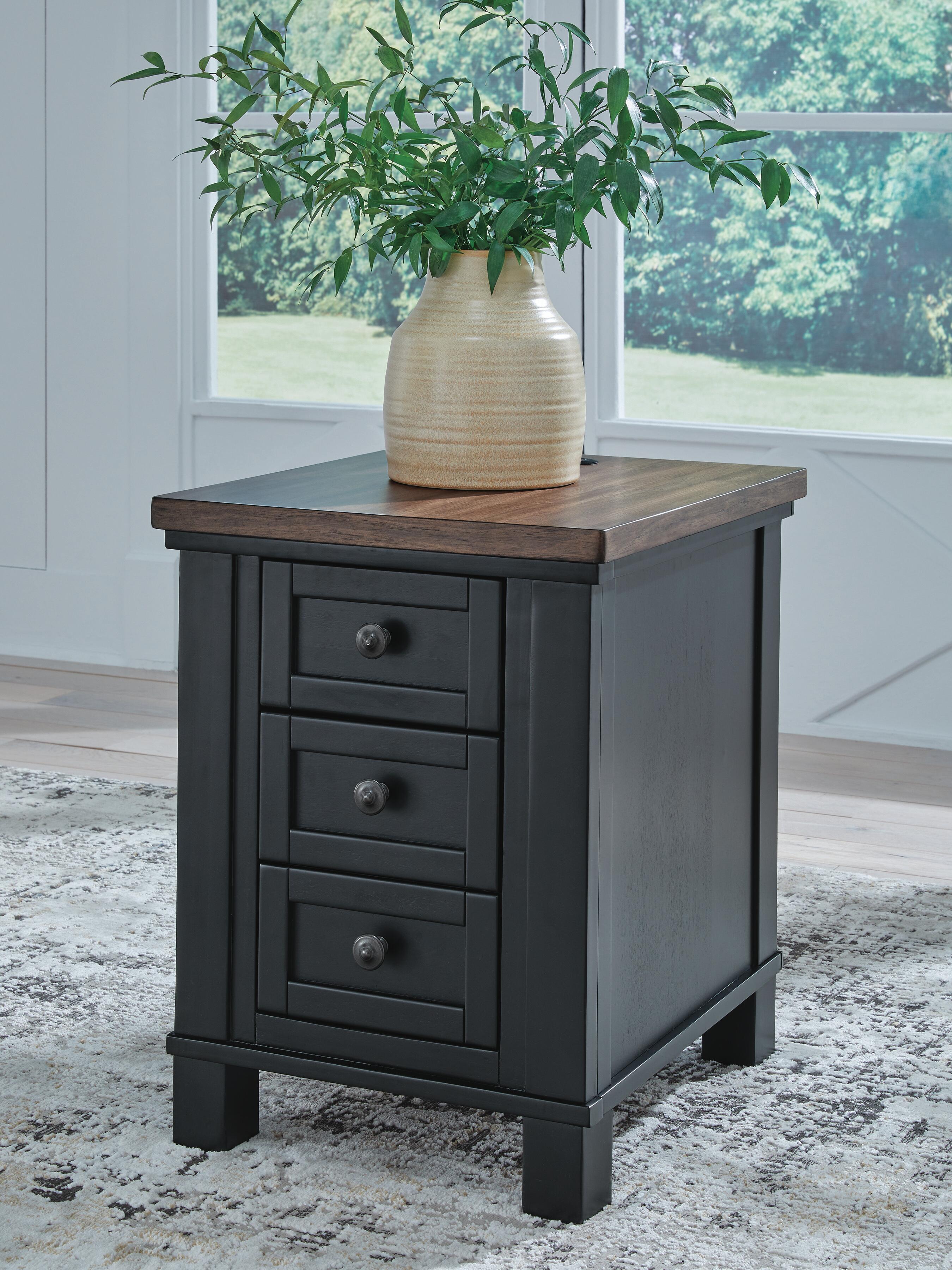 Dar Furniture - Ashley Furniture - Wildenauer Chairside End Table - Chair Side End Table / Brown/Black - T664-7