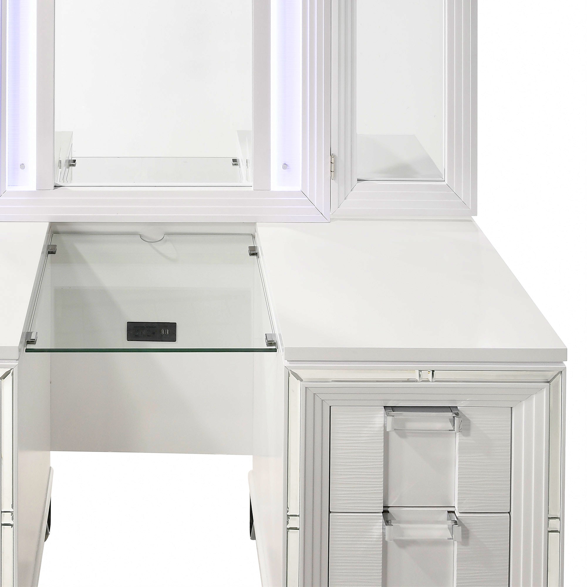 Twenty Nine Dressing Set w/LED & USB Plug in White with Stool