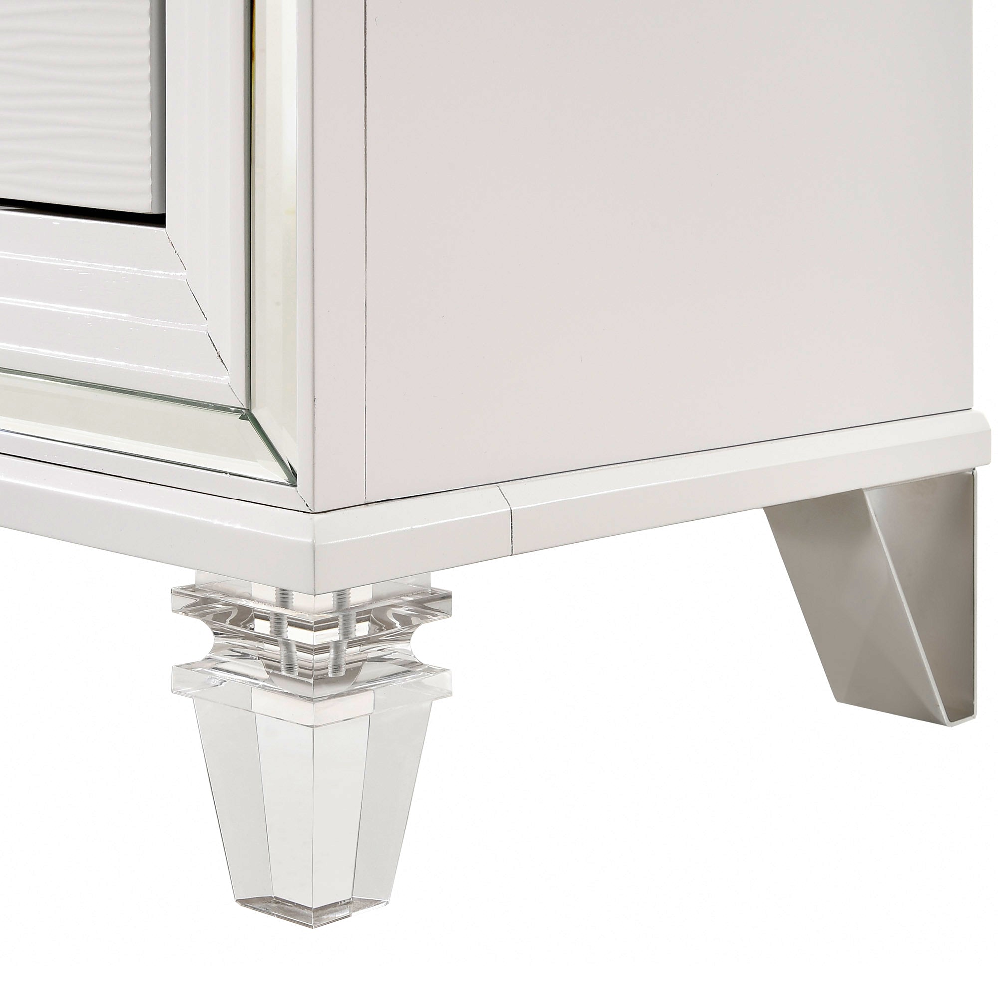 Twenty Nine Dressing Set w/LED & USB Plug in White with Stool