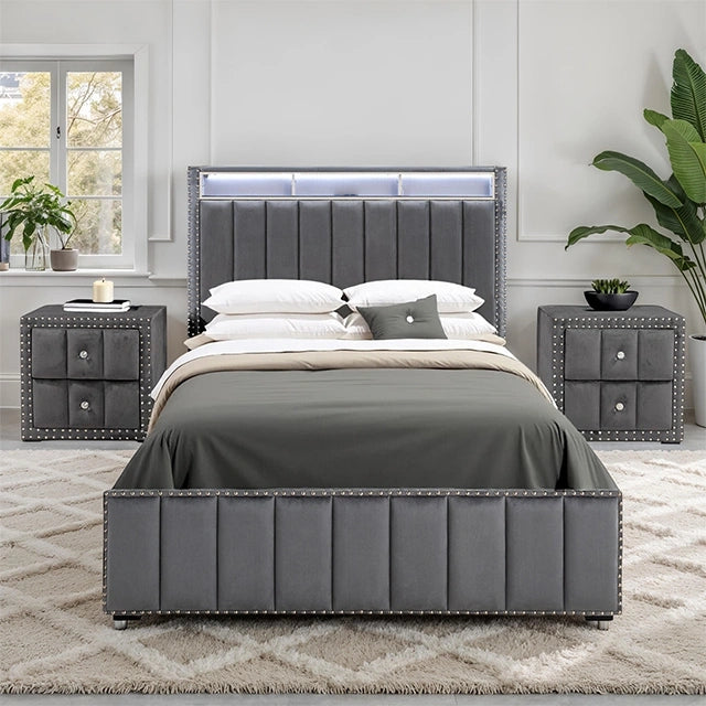 Farese Queen Bed w/ 2 Nightstands